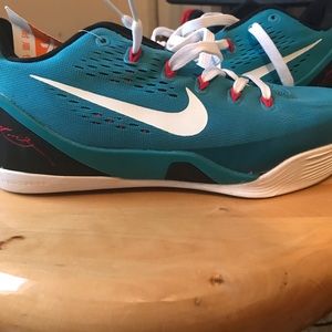 Nike Kobe 9 elite size 8.5